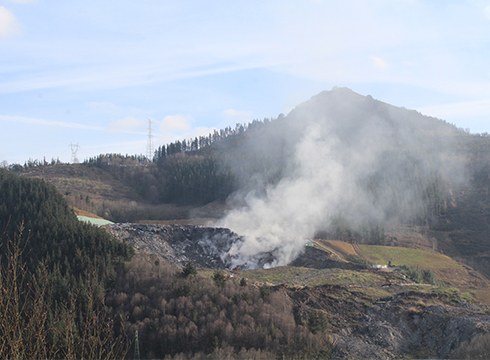 Eusko Jaurlaritzak Verter Recycling enpresari egotzi dio Zaldibarko uretan eta lurzoruan eragindako kaltea