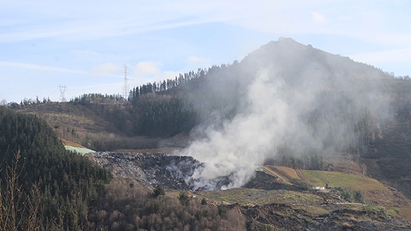 Eusko Jaurlaritzak Verter Recycling enpresari egotzi dio Zaldibarko uretan eta lurzoruan eragindako kaltea