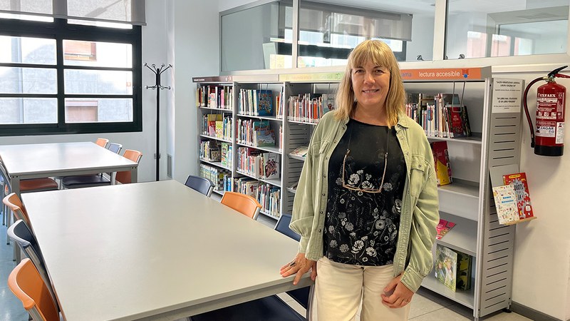 EVA ALBERDI: "Askoren ustearen kontra, udal liburutegia ez da ikasteko toki bat bakarrik"
