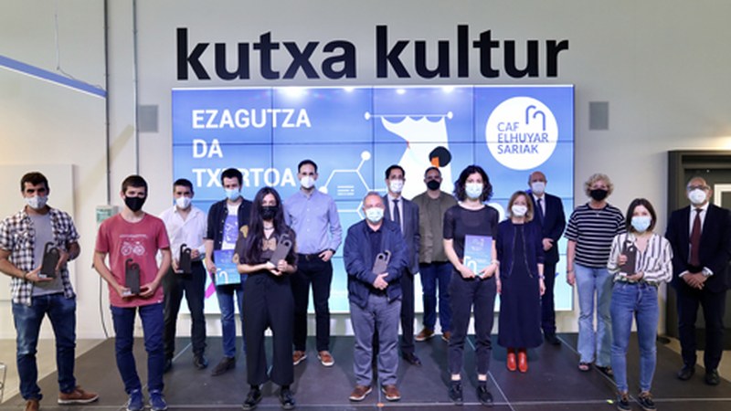 “Ezagutza da txertoa” lelopean banatu dira CAF-Elhuyar sariak