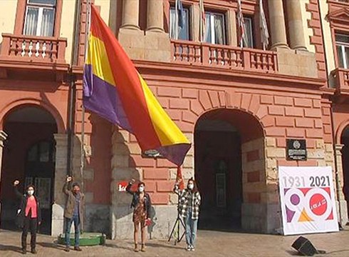 Ezker Anitza-IU eta PCE-EPK alderdiek III. Errepublika eraikitzeko deia egin zuten domekan Untzagan