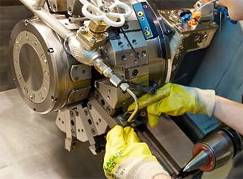 Fabrikazio mekanikoan eta soldaduran langabetuak prestatzeko programa abiatu dute