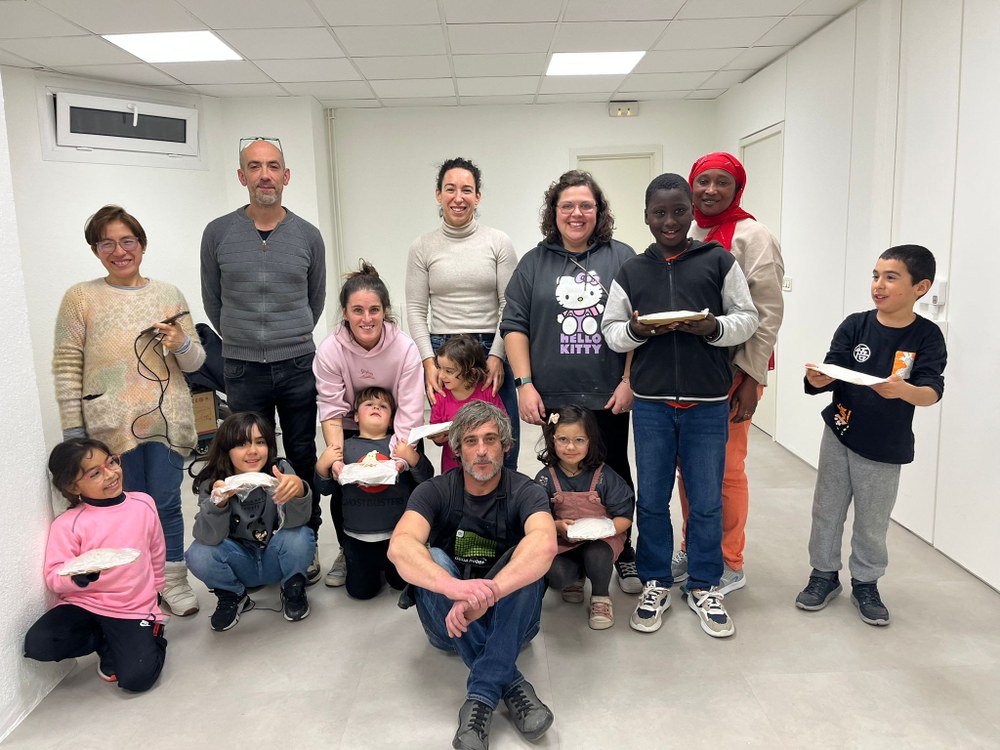 Familia berbalagunek arratsaldepasa ederra igaro zuten pizza-tailerrean