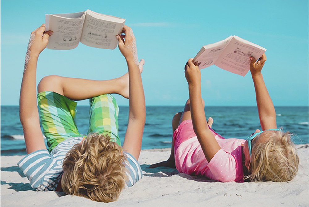 Familian euskaraz gozatzeko moduko jolasak eta liburu-gomendioak biltzen dituen gida kaleratu dute