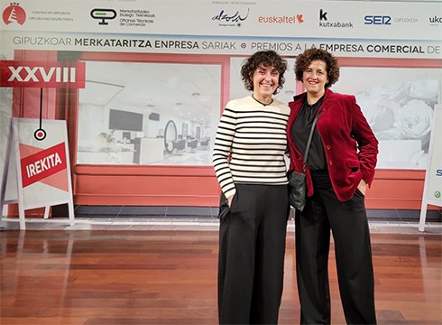Farmalur/Farmacook-ek Gipuzkoako enpresa nabarmenen saria jaso du, bezeroek hala aukeratuta