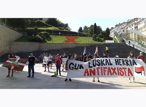 Faxismoaren kontrako elkarretaratzea egin da gaur goizean Untzagan