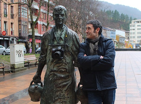 Felix Morquecho, kazetari-argazkilaria: “Zaila egiten zait San Andres eguna kamera barik irudikatzea”