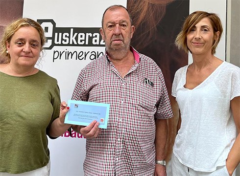 Fernando Atxak eraman du Euskeraz Primeran! ekimenean zozketatutako saria