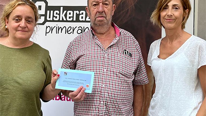 Fernando Atxak eraman du Euskeraz Primeran! ekimenean zozketatutako saria