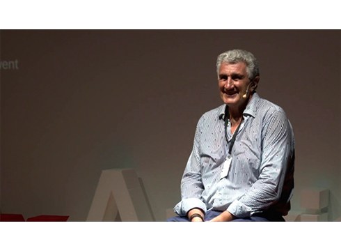 Fernando Romayk hitzaldia eskainiko du gaur Armeria Eskolaren YouTubeko kanalean