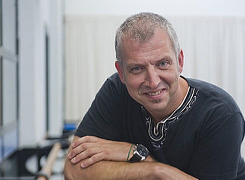 Fernando Saenz de Ugarte (Dantzaz-eko zuzendaria): "Estilo desberdinetako bost pieza eskaintzen ditugu Aureon"