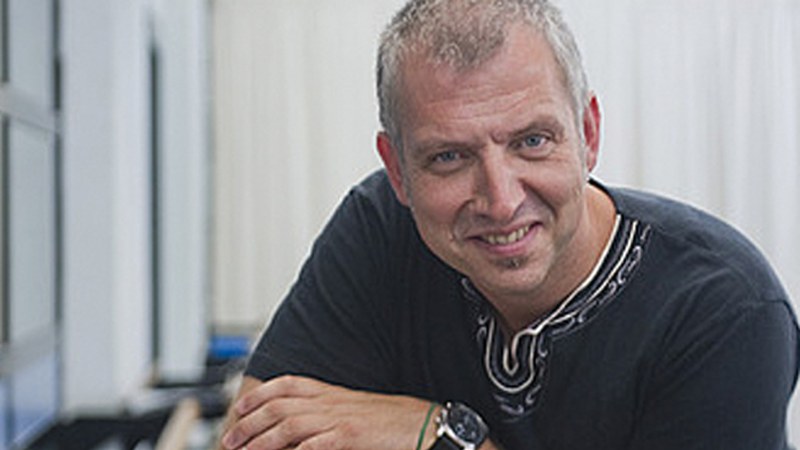 Fernando Saenz de Ugarte (Dantzaz-eko zuzendaria): "Estilo desberdinetako bost pieza eskaintzen ditugu Aureon"