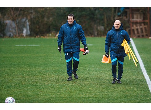 Foball profesionala Espainiako Gobernuak erabaki arte egongo da geldirik