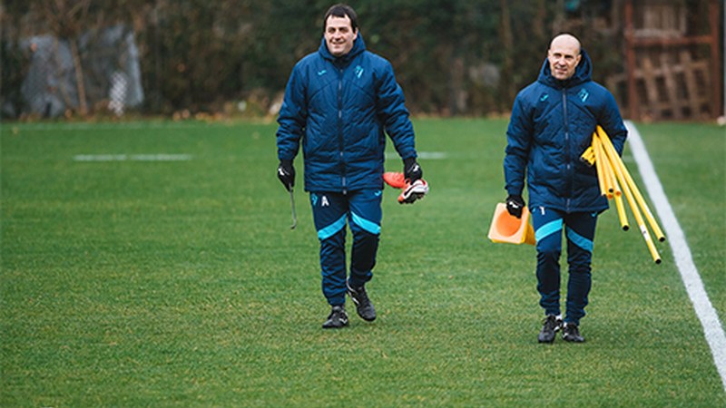 Foball profesionala Espainiako Gobernuak erabaki arte egongo da geldirik