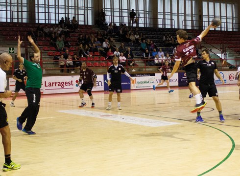 Foballa eta eskubaloia nagusi Eibarko asteburuko kirol agendan