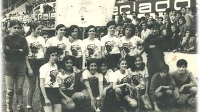 Foballean aritu diren andrei buruzko argazki erakusketa ikus daiteke Untzagan