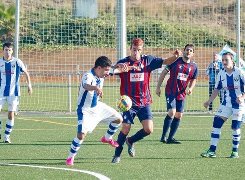 Futbol, dibertsio eta baloreen asteburua izan zen Tarragonako LaLiga Genuineko hasieran