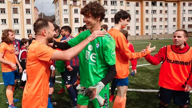 Futbol egokituaren jaia izan zen Ipuruako anexoan asteburuan