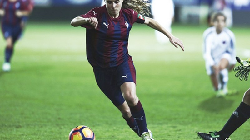 Futbola, waterpoloa eta pilota asteburuan Eibarren