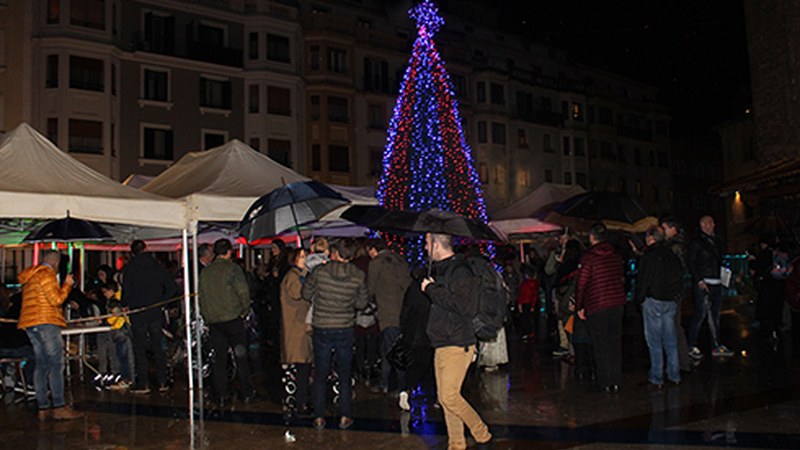 Gabonak girotzeko kanpaina abiatu dute herriko merkatariek