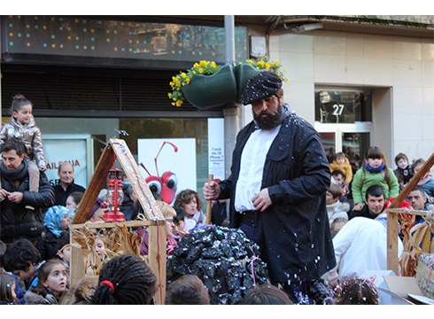 Gabonetako izpirituak herria hartu du