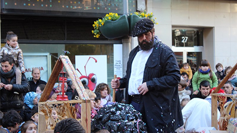 Gabonetako izpirituak herria hartu du