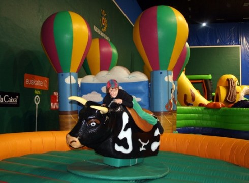 Gabonetako parkea zabalik dago Astelenan