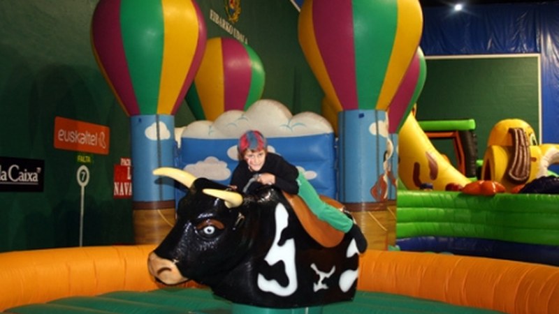 Gabonetako parkea zabalik dago Astelenan