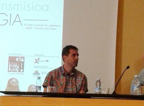 Gaizka Garitano: "Umeak gazteleraz gerturatu eta guri euskeraz entzutean eurak euskeraz hasten ziren"
