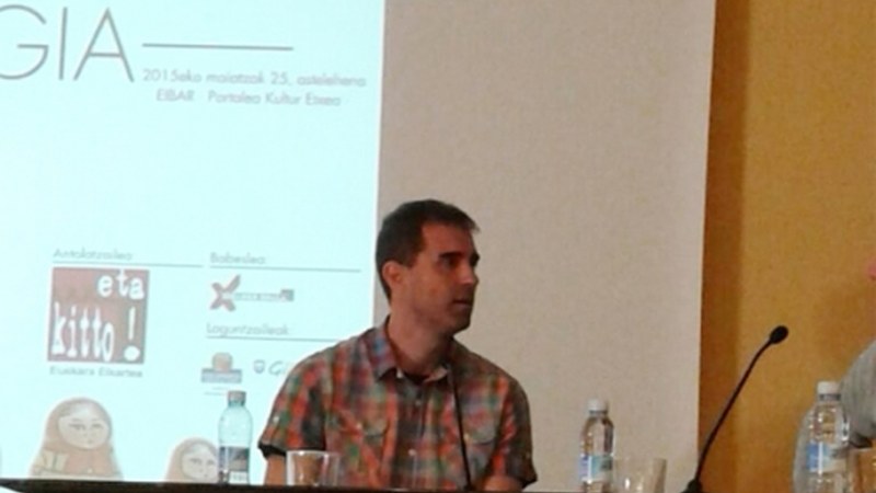 Gaizka Garitano: "Umeak gazteleraz gerturatu eta guri euskeraz entzutean eurak euskeraz hasten ziren"