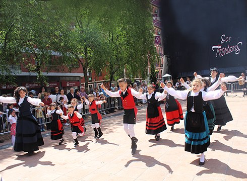 Galiziako Etxeak antolatutako jaiek ederto girotu dute Urkizu asteburuan