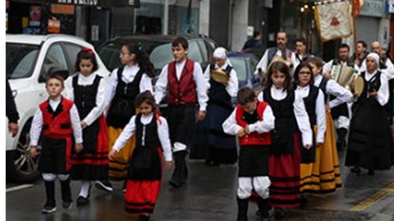 Galiziako Etxeak maiatzeko jaiak bertan behera lagatzea erabaki du
