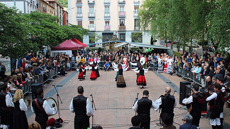 Galiziako Etxekoek antolatutako jaiak jende asko erakarri du Urkizura asteburuan