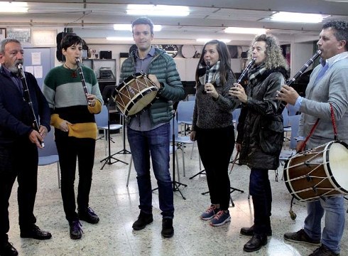 Ganbera kontzertua emango dute txistulariek domeka eguerdian