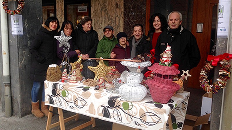 Garagunekoek euren eskulanak saltzeko postua ipiniko dute gaur goizean Untzagan