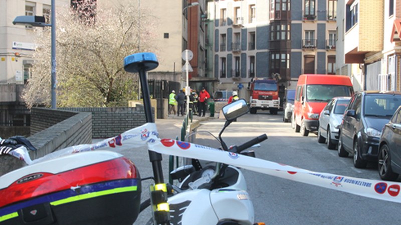 Gas-ihesagatik itxita egon da Bittor Sarasketa kalea