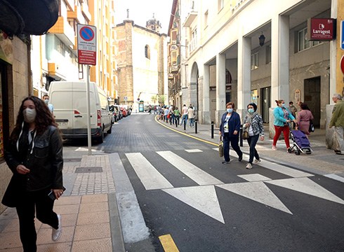 Gauerditik aurrera maskara derrigorrezkoa izango da, "pertsonen arteko distantzia edozein izanda ere"