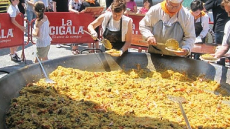 Gaur abiatu dira asteburu osoan luzatuko diren Abontzako Jaiak