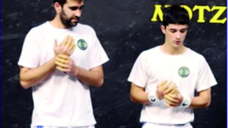 Gaur afizionatuena eta domekan profesionalen pilota jaialdia Astelenan