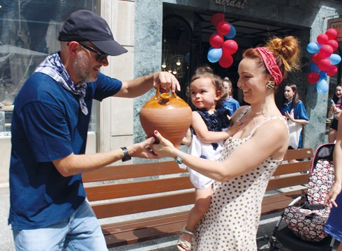Gaur arratsaldean iritsiko da Tantanez Tantan euskararen olatua