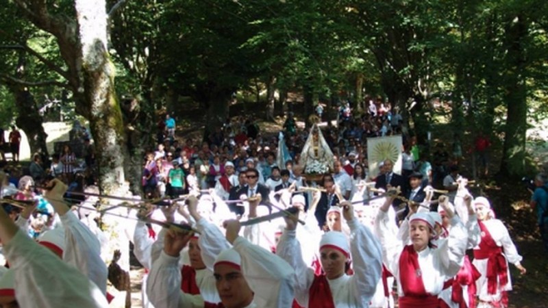 Gaur arratsaldean abiatuko dira Arrateko Amaren jaiak