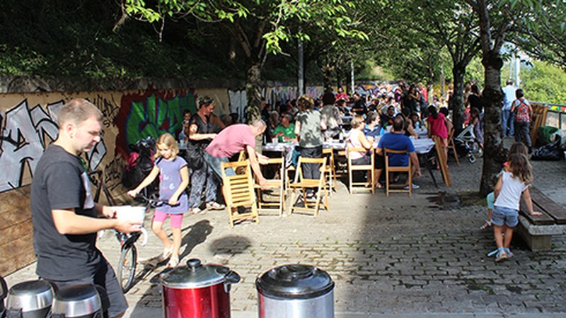 Gaur arratsaldean hasiko dira jaiak Legarren, txosna zabaldu eta umeen jolasekin