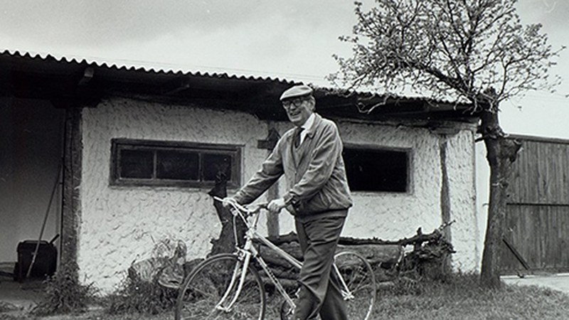 Gaur arratsaldean zabalduko dute Miguel Delibes idazlea gure herriarekin lotzen duen erakusketa Museoan