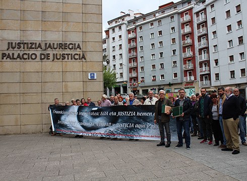Gaur aurkeztu dute frankismoaren krimenen kontrako kereila kriminala Eibarko epaitegian