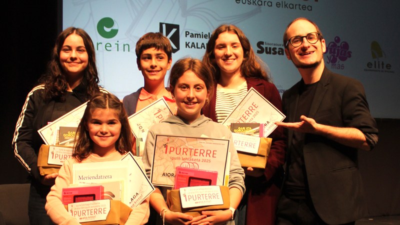 Gaur banatu dira Ipurterre Ipuin Lehiaketako sariak