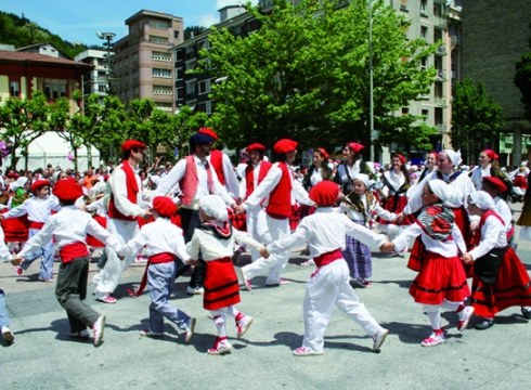 Gaur egin ahal izango da euskal dantzetarako matrikulazioa Portalean