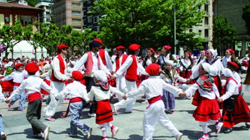 Gaur egin ahal izango da euskal dantzetarako matrikulazioa Portalean