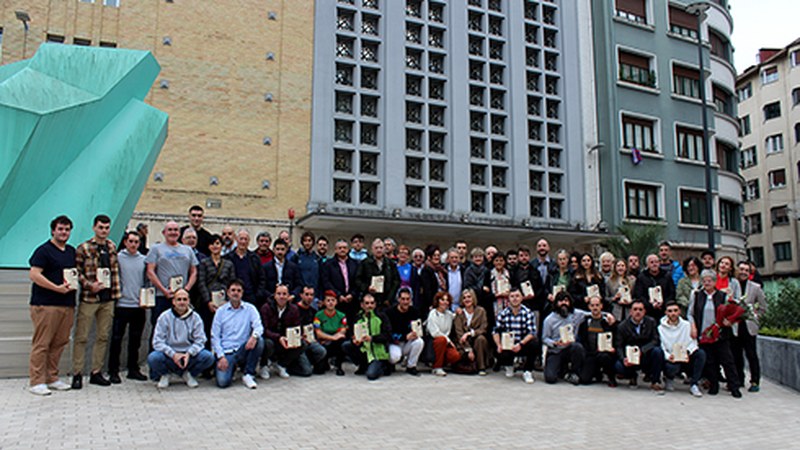 Gaur eguerdian banatu dira Eibarko Kirol Sarien 27. edizioko sariak Coliseo antzokian