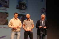 Gaur eguerdian banatu ditu 30. Eibarko Kirol Sariak ...eta kitto! astekariak