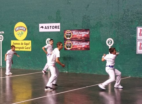 Gaur eta bihar partiduak izango dituzte Deporreko pilotari eta palistek